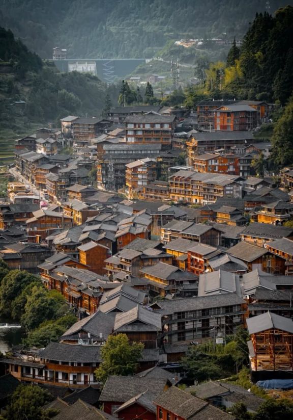 贵州旅游4天3晚结伴游大概预算西江苗寨镇远金牌导游推荐行程